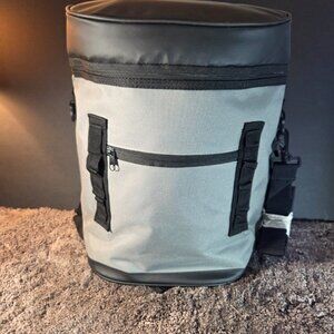 Leeds 20 Can Backpack Cooler Gray/Green and Black Insolated Soft Sided NWOT